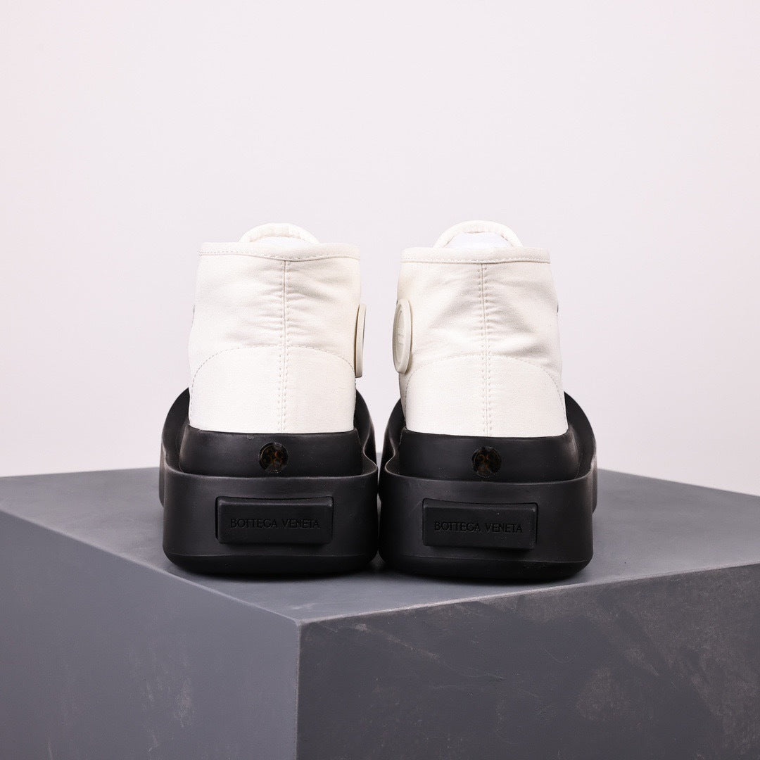 Bottega Veneta Jumbo Sneakers