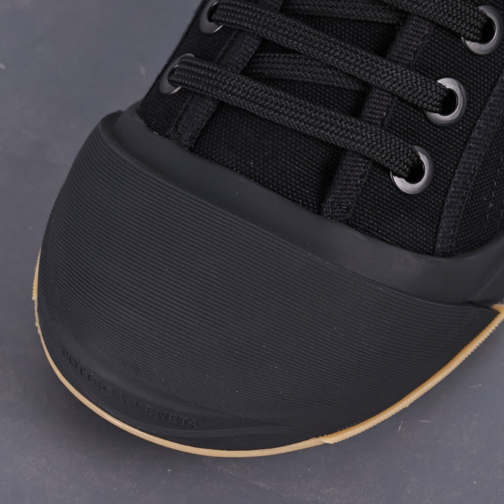 Bottega Veneta Vulcan Low Top Sneakers