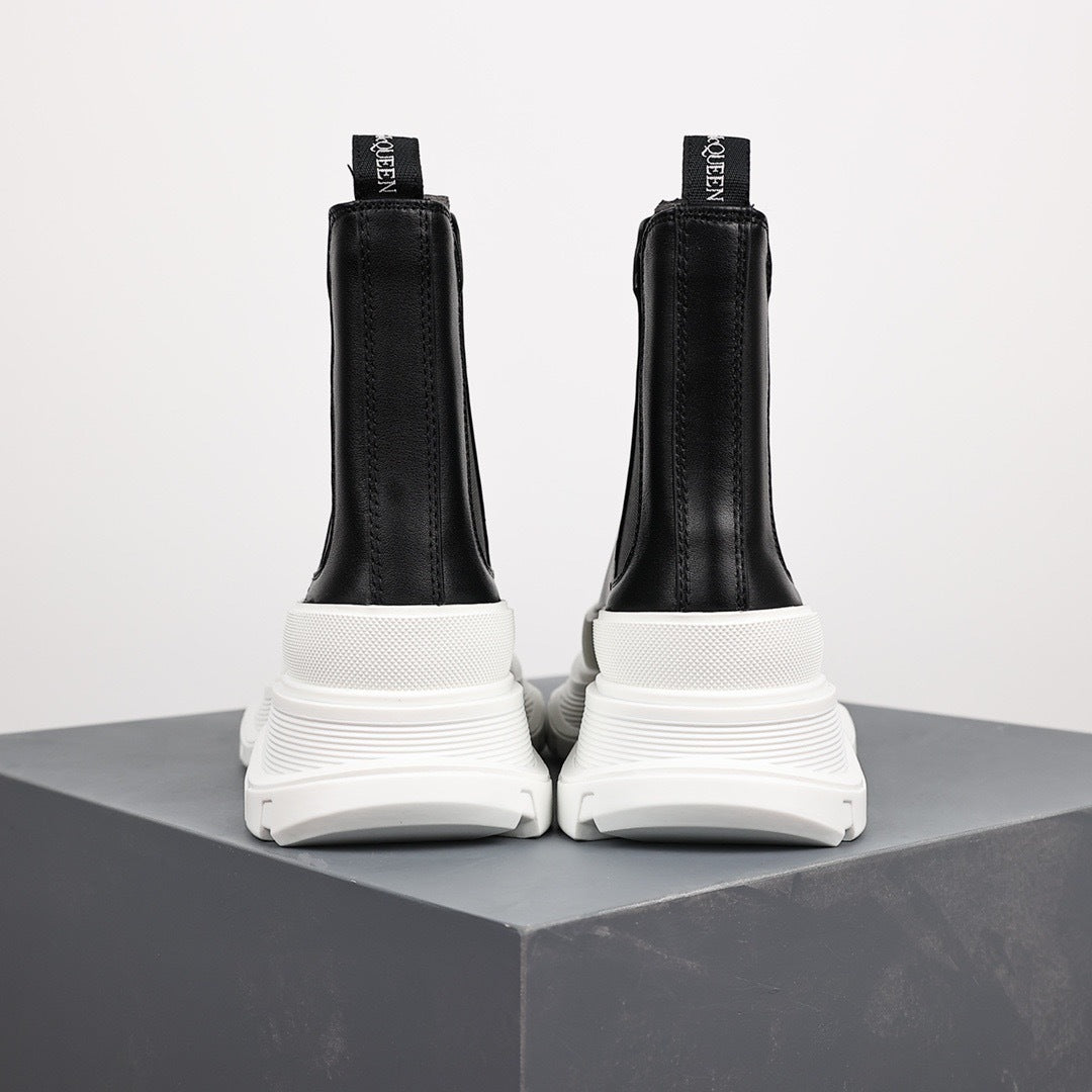 Alexander McQueen Tread Slick Two-Tone Leather Chelsea Boot