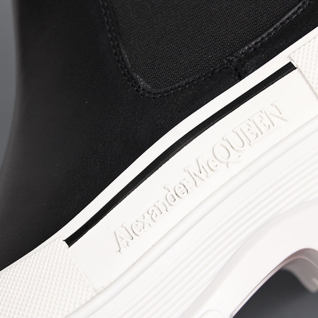 Alexander McQueen Tread Slick Two-Tone Leather Chelsea Boot