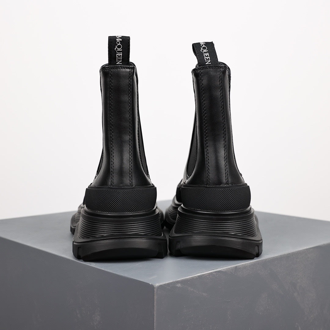 Alexander McQueen Tread Slick Two-Tone Leather Chelsea Boot