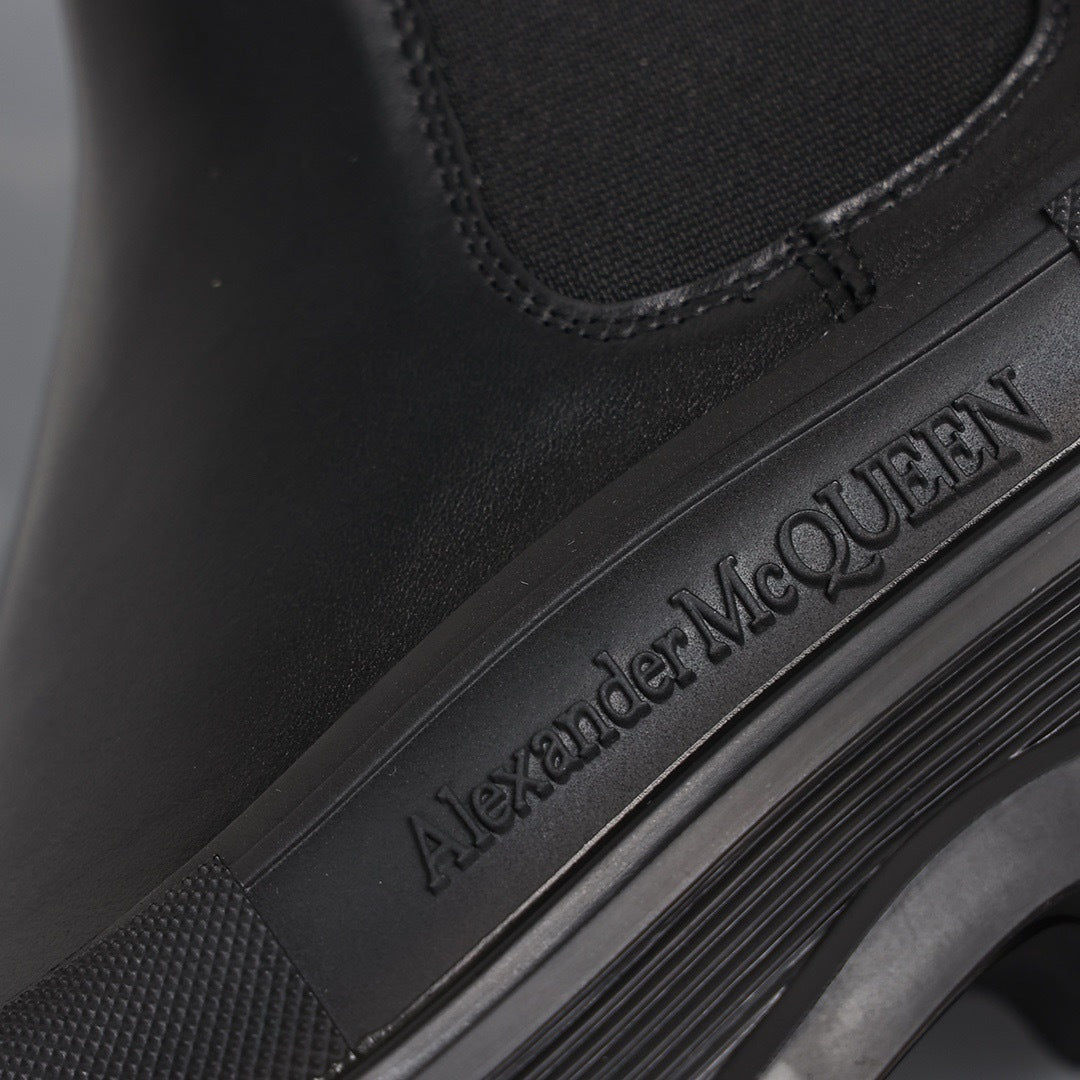 Alexander McQueen Tread Slick Two-Tone Leather Chelsea Boot