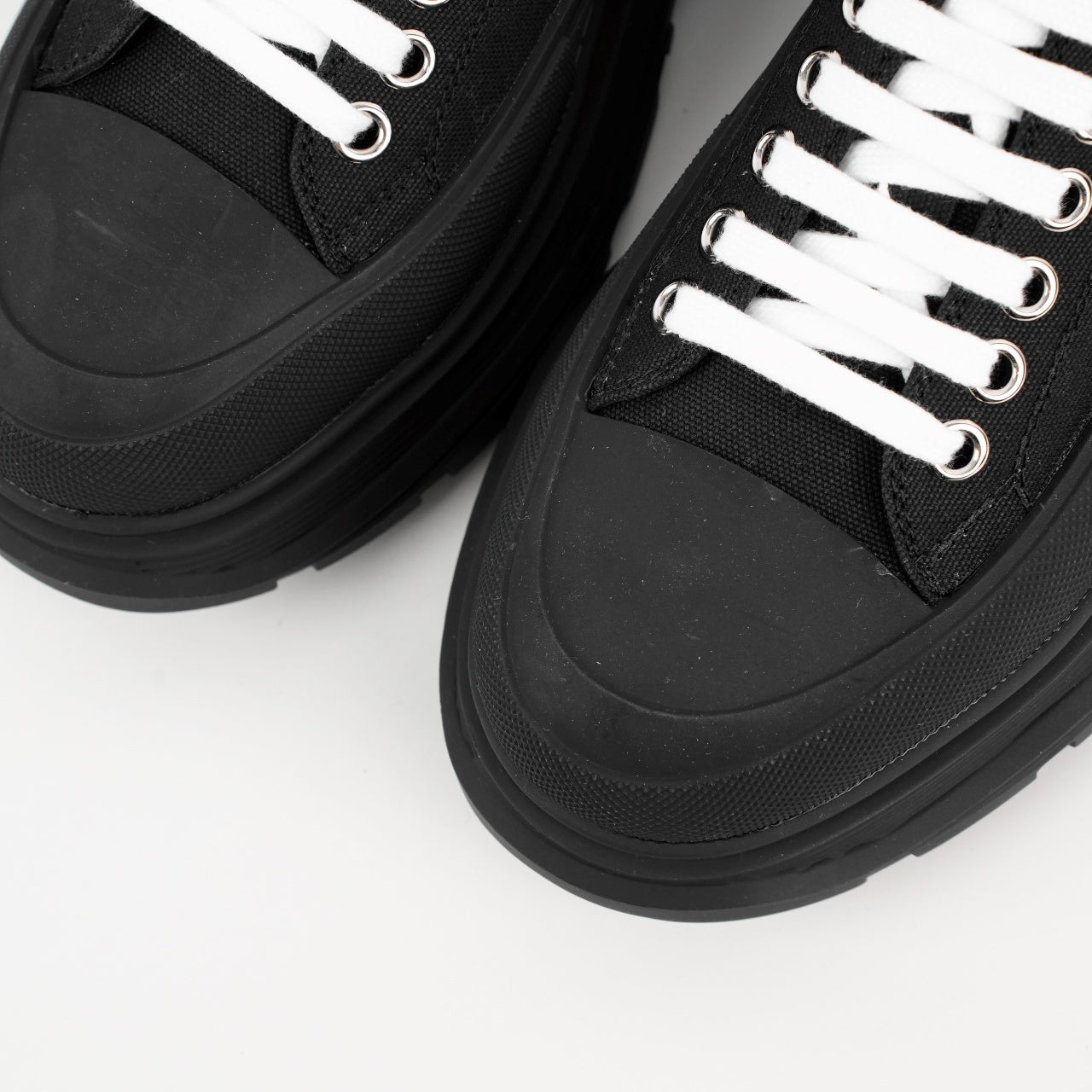 Alexander McQueen Tread Slick Low-Top Sneakers