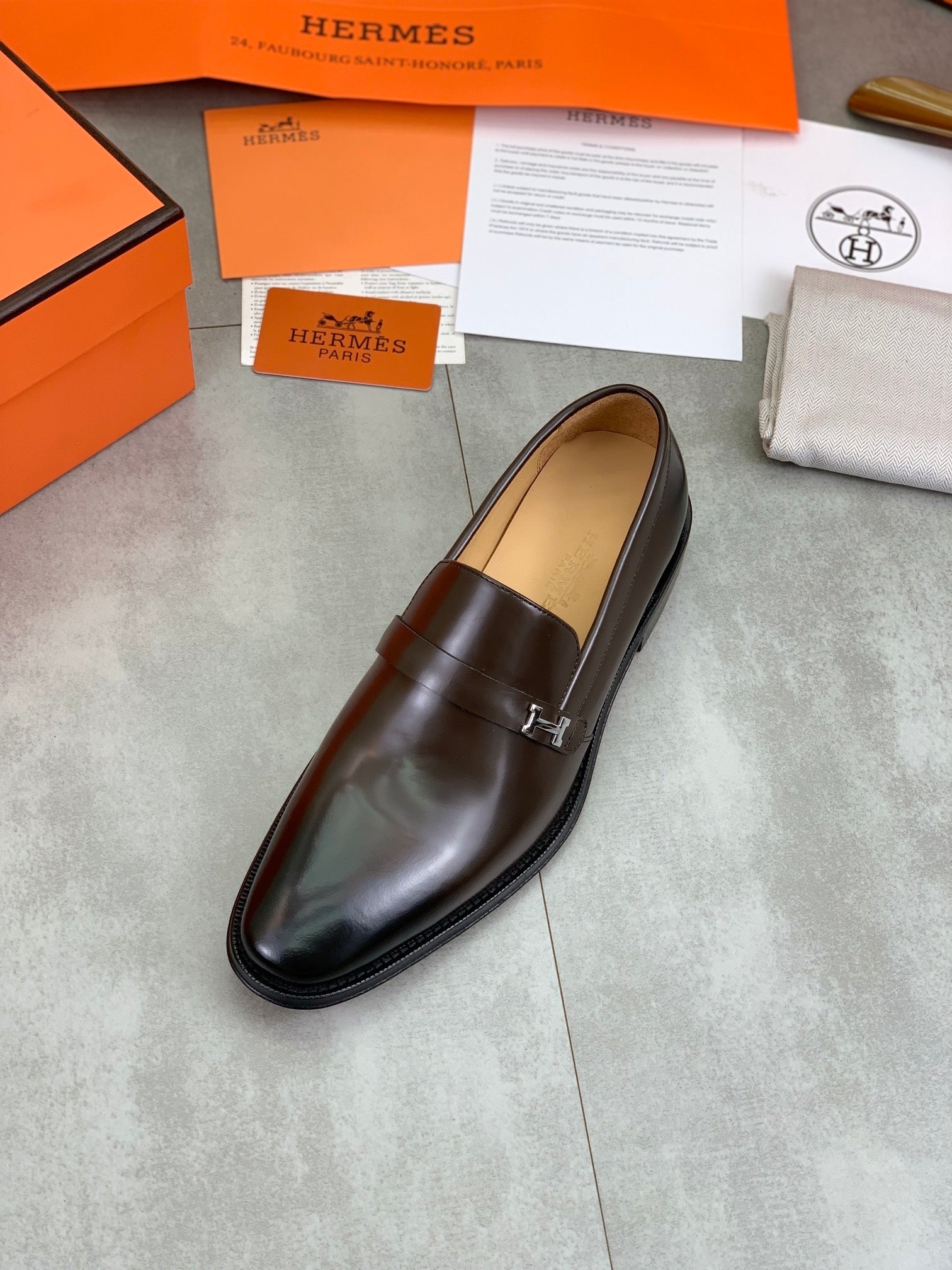 Hermès Men's Brown Calfskin Leather Loafers