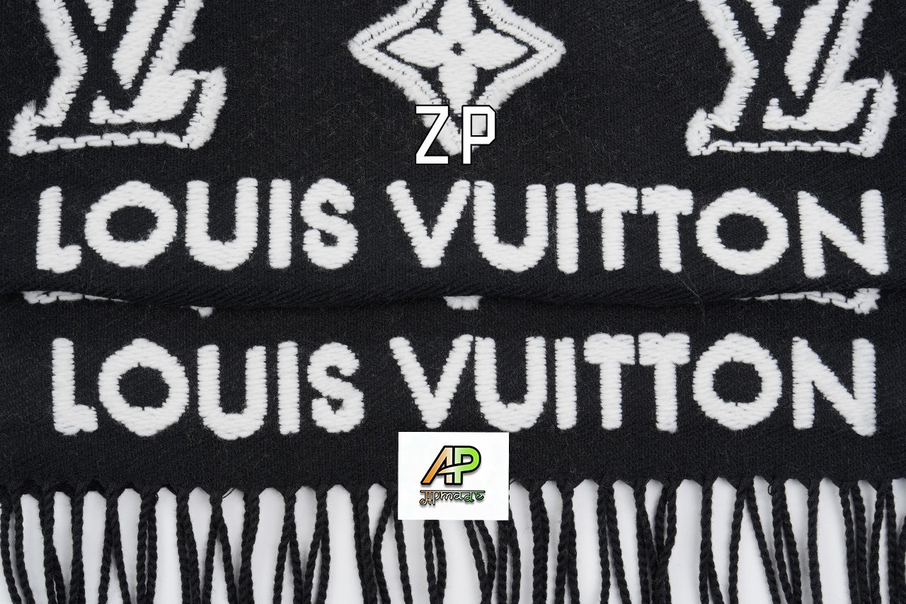 Louis Vuitton 3D Design Wool Scarf