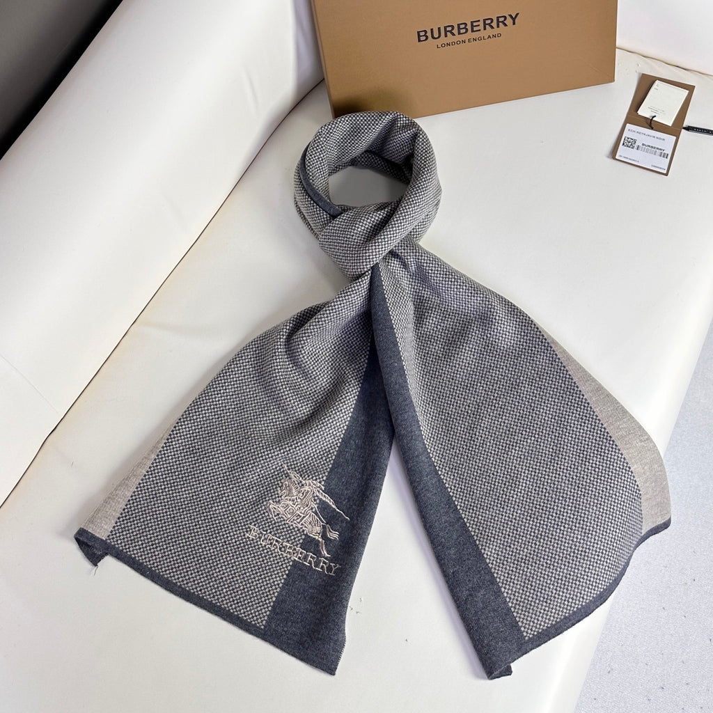 Burberry Classic Warhorse Check Scarf