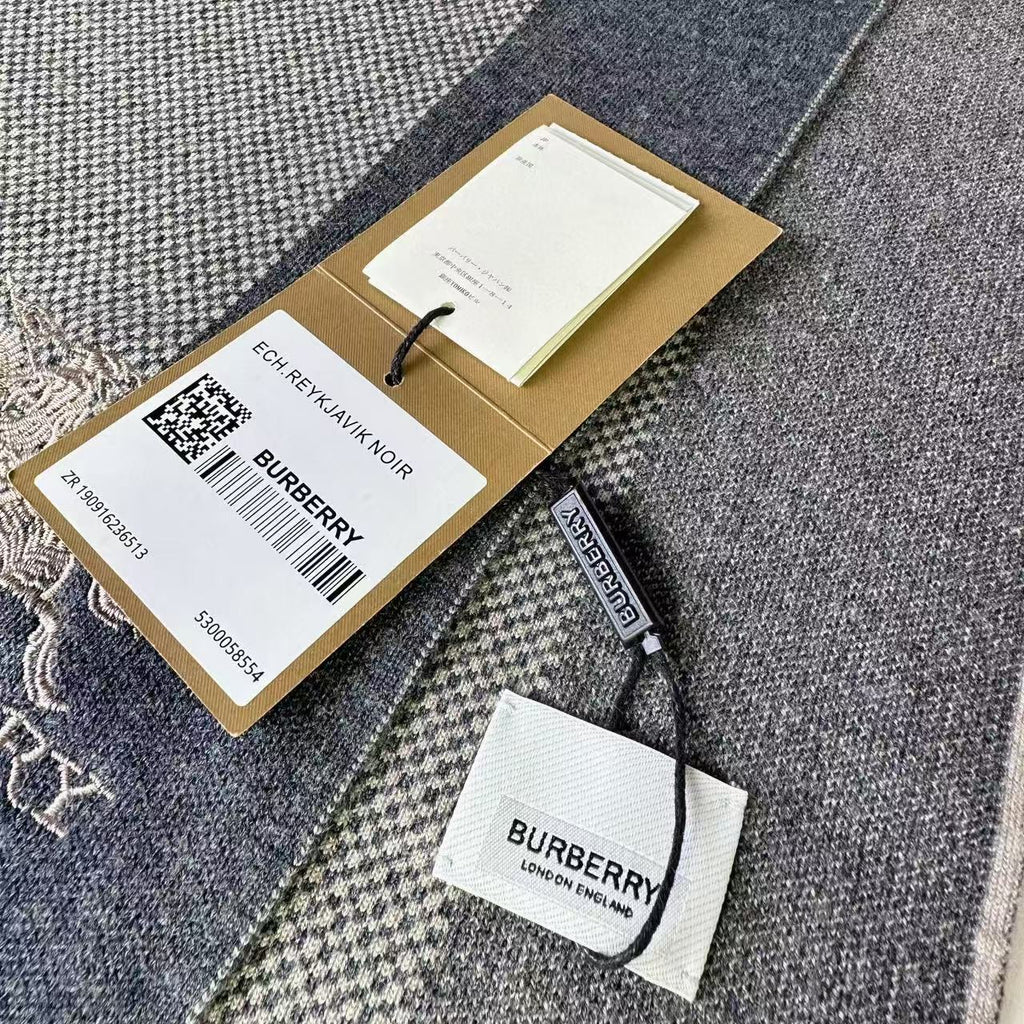 Burberry Classic Warhorse Check Scarf