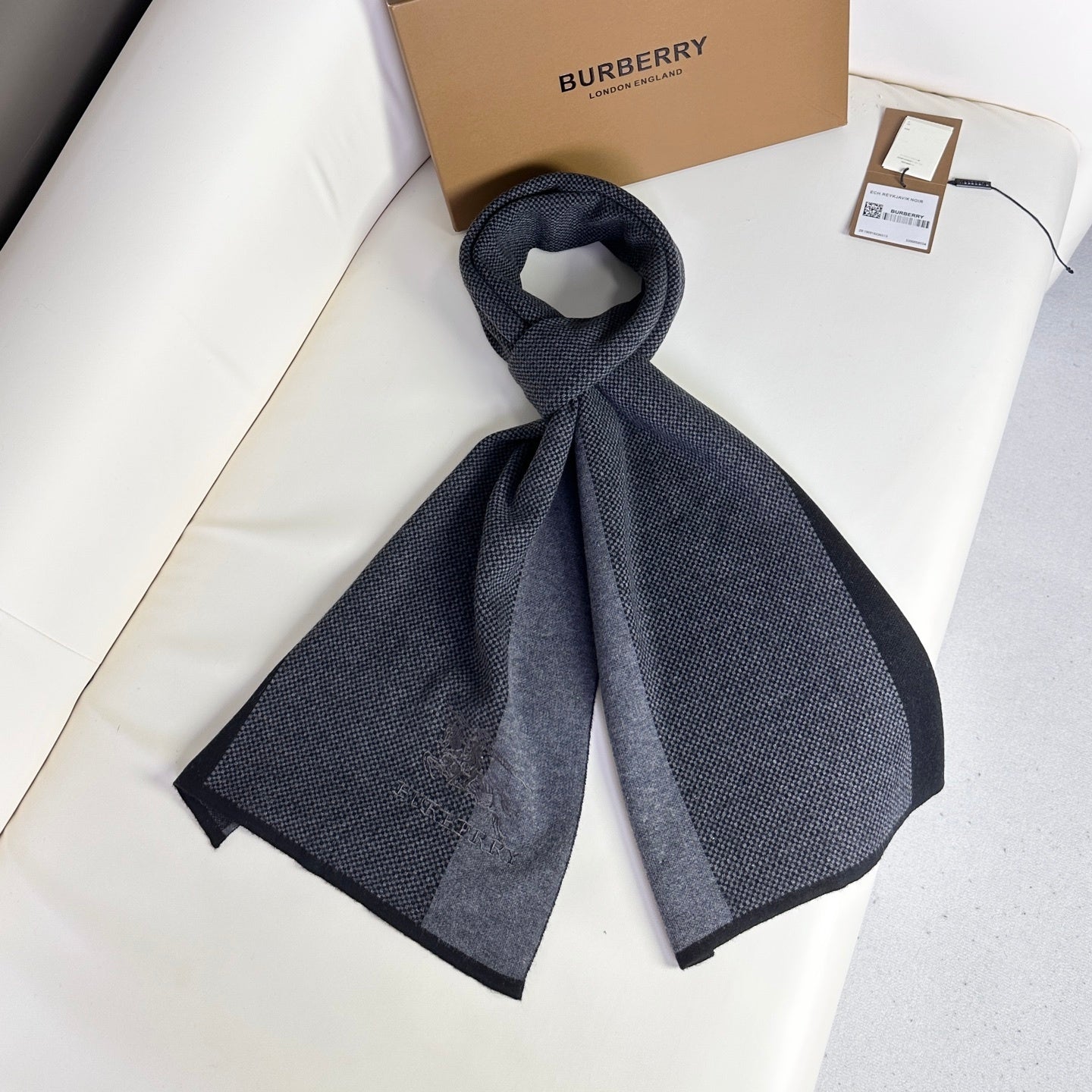 Burberry Classic Warhorse Check Scarf