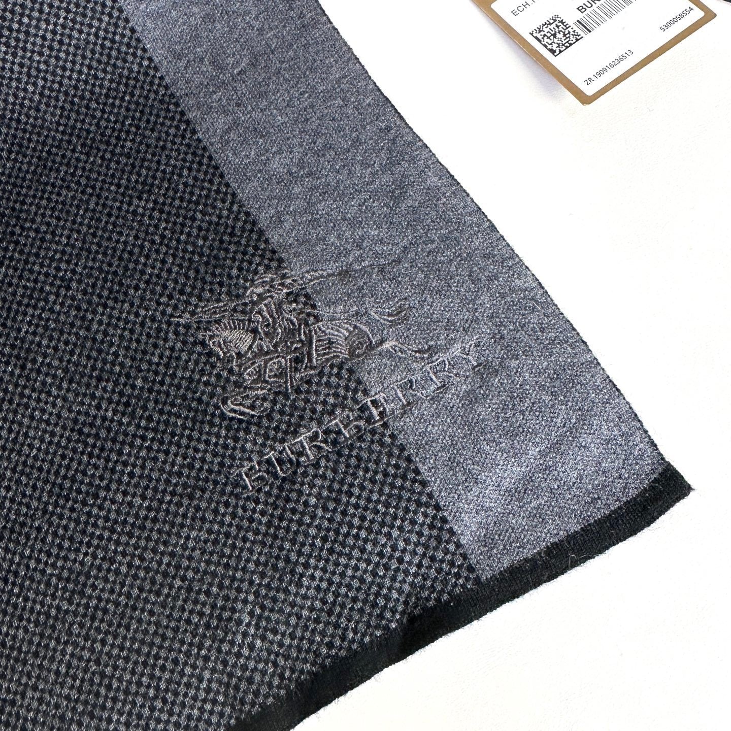 Burberry Classic Warhorse Check Scarf