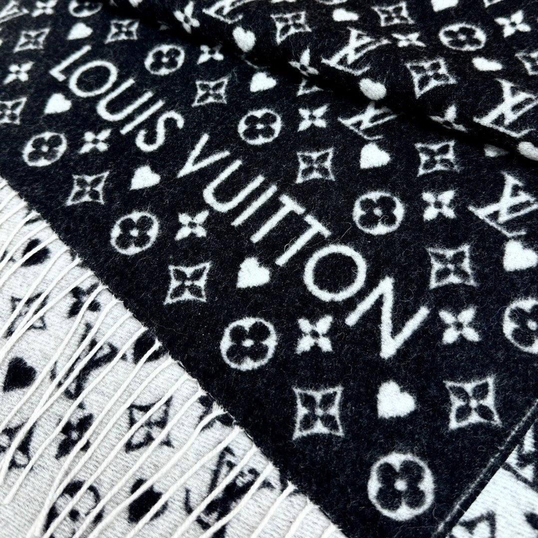Louis Vuitton Autumn/Winter Scarf