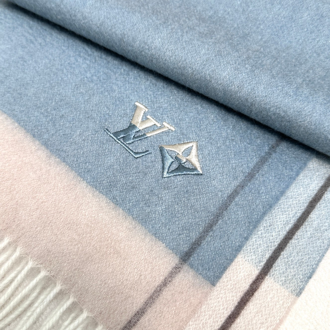 Louis Vuitton 100% Cashmere Scarf