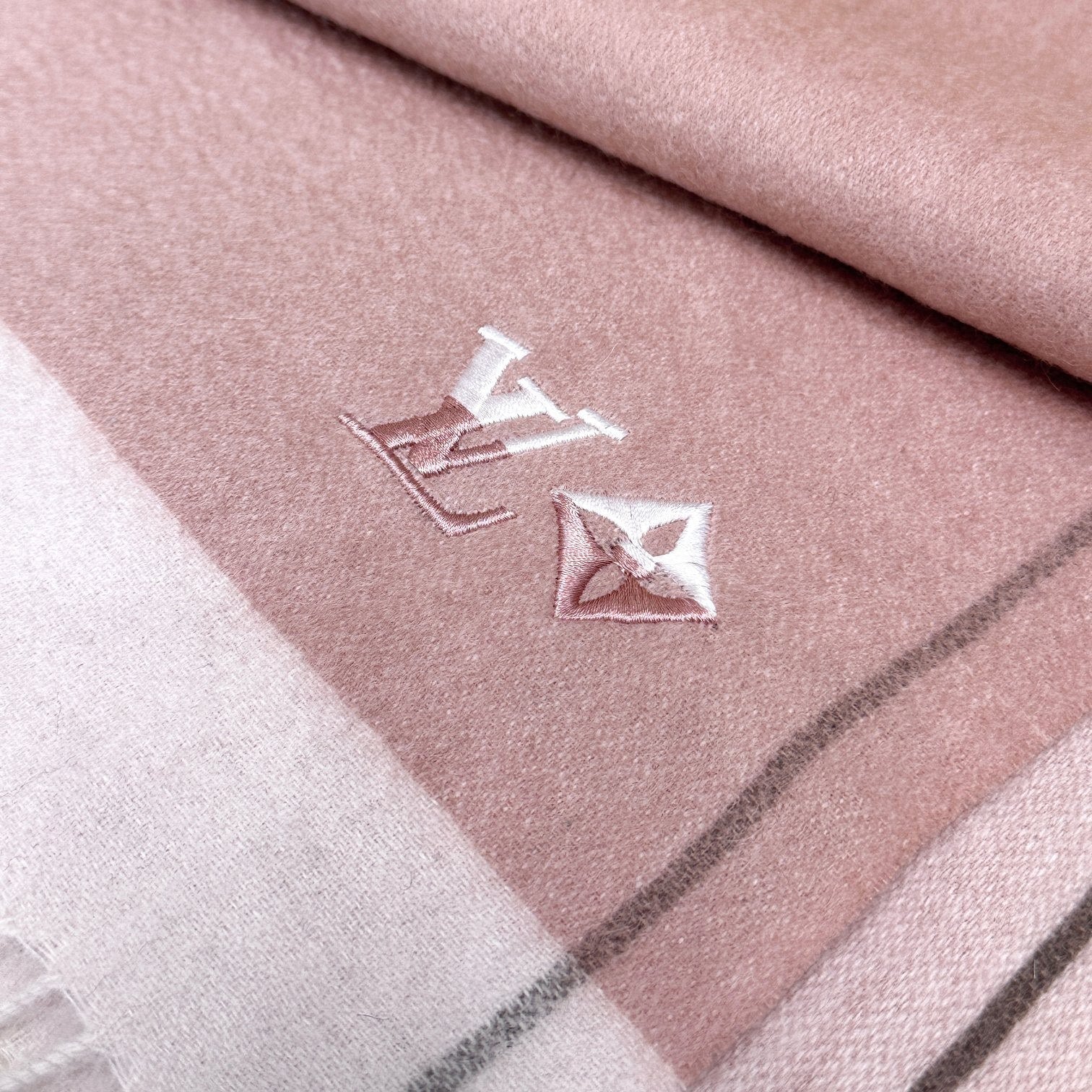 Louis Vuitton 100% Cashmere Scarf