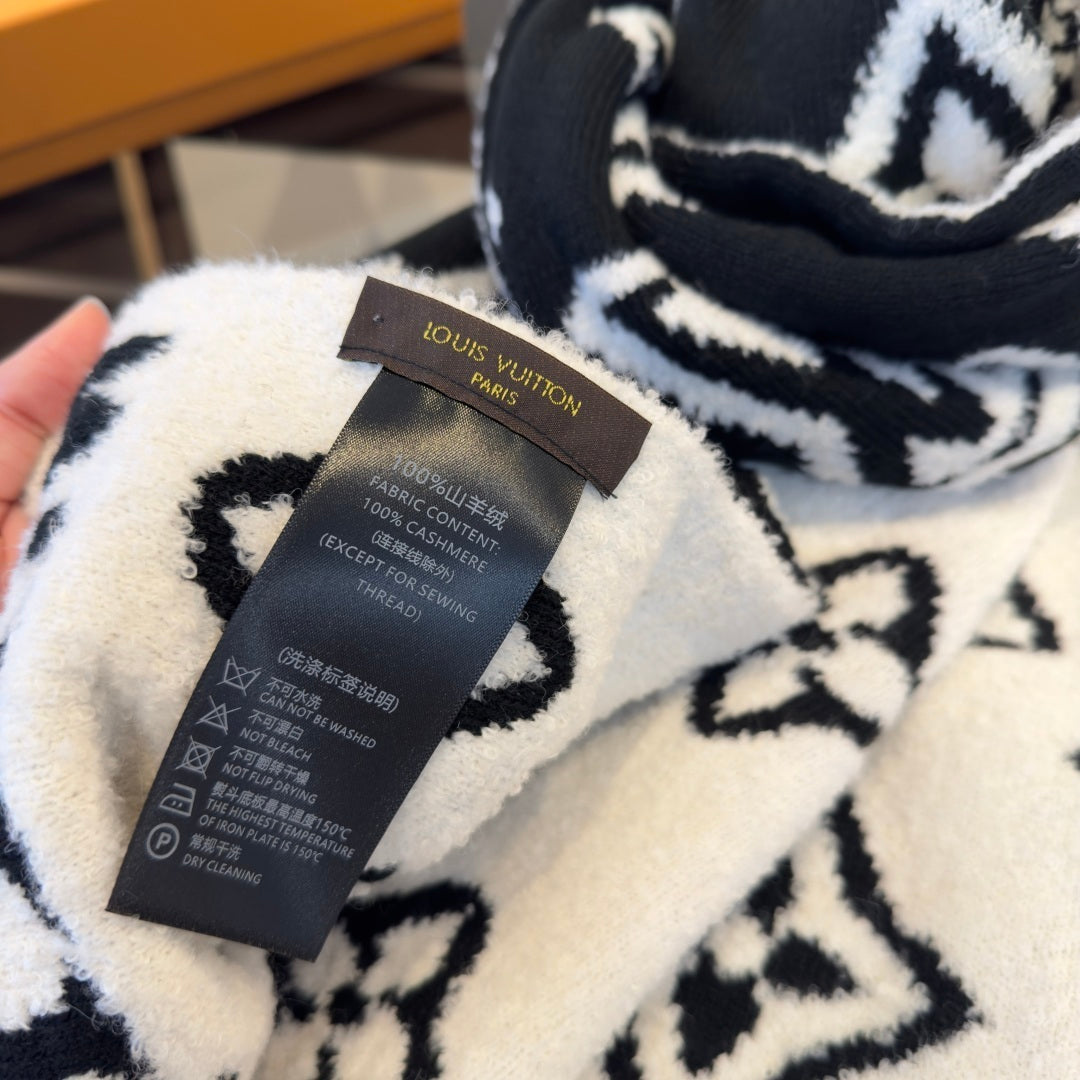 Louis Vuitton Scarf