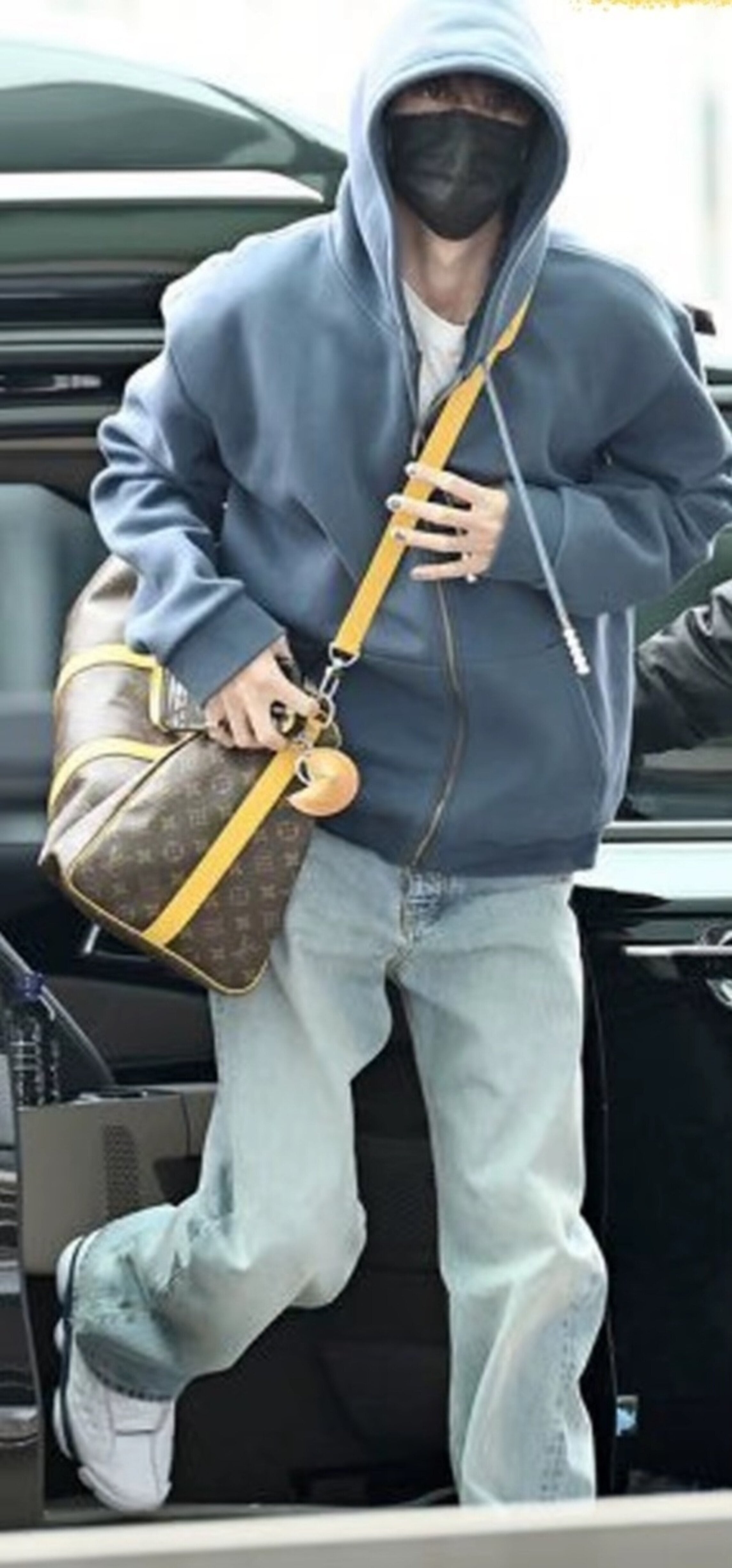 Louis Vuitton Jeans with Visible Stitching in Pockets