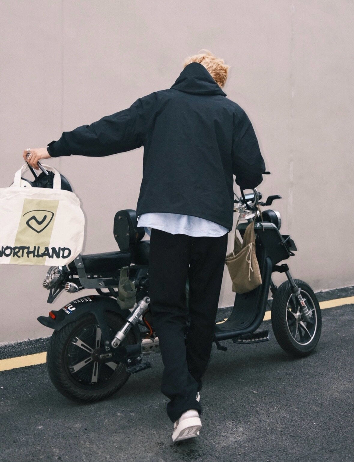 Balenciaga BLCG Wool Wide-Leg Pants