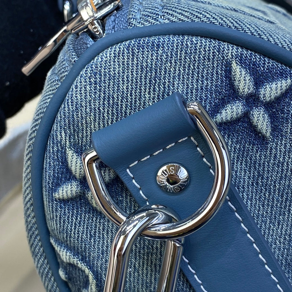 Louis Vuitton Keepall Bandoulière 25 Handbag