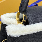 Louis Vuitton Capucines Handbag Medium