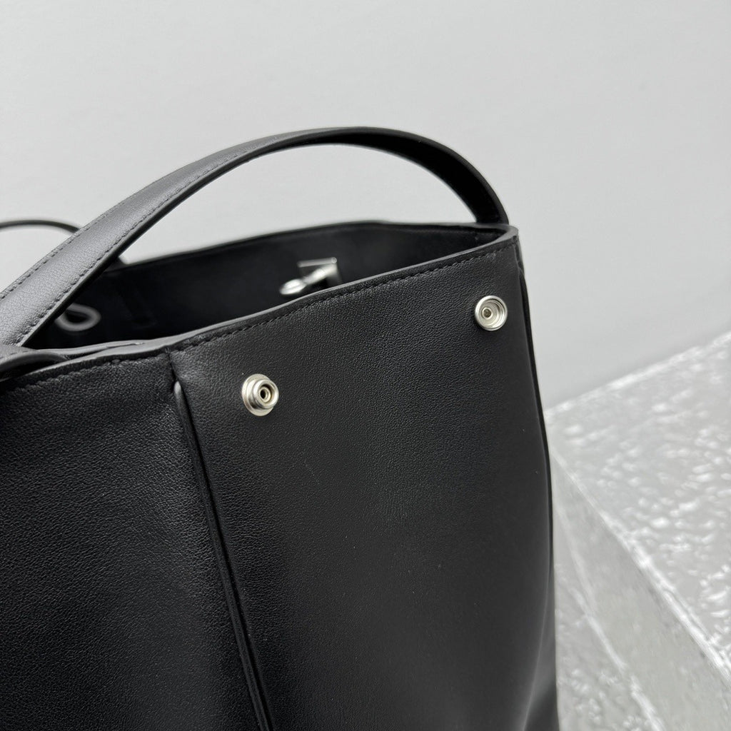 Balenciaga Rodeo Shoulder Tote Large