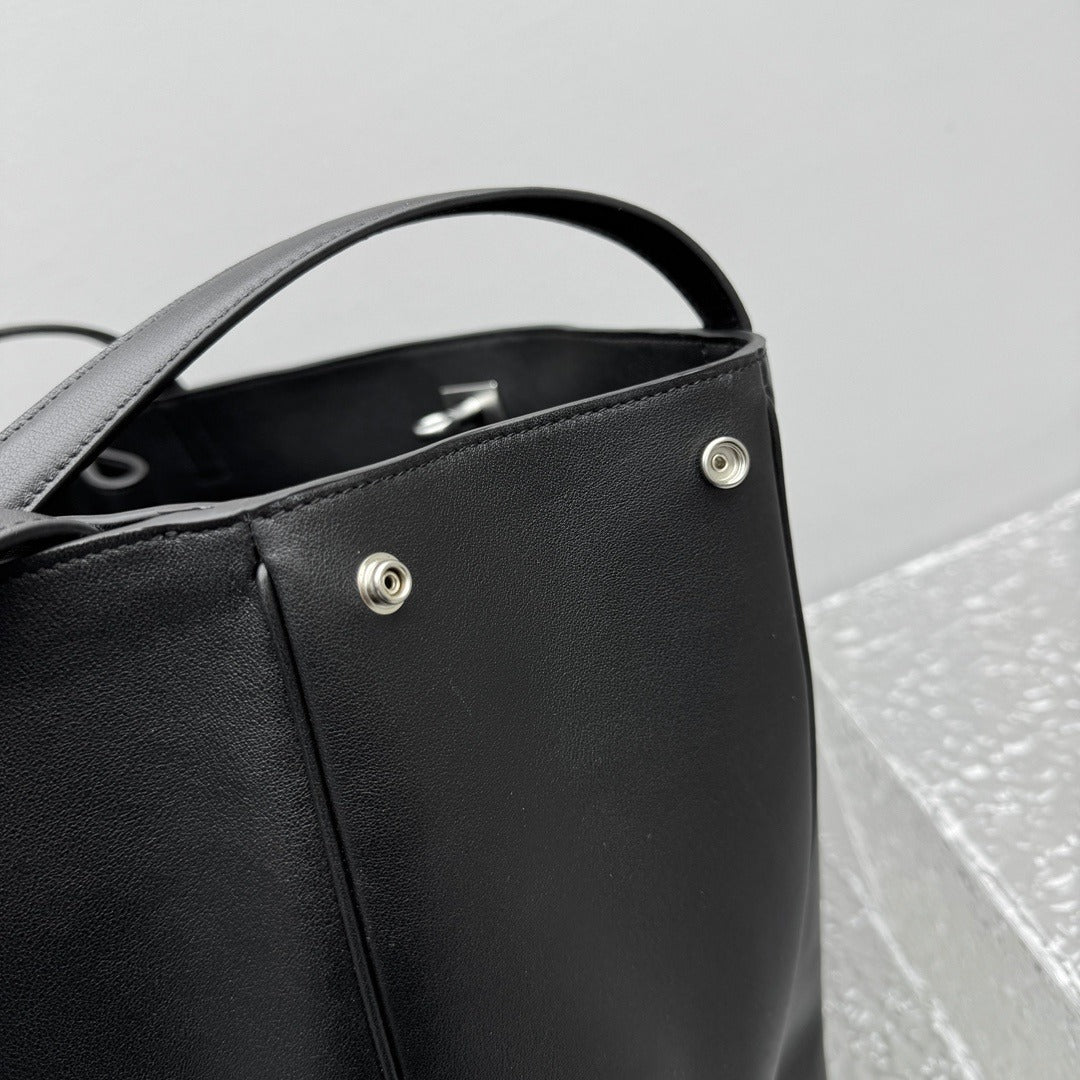 Balenciaga Rodeo Shoulder Tote Large