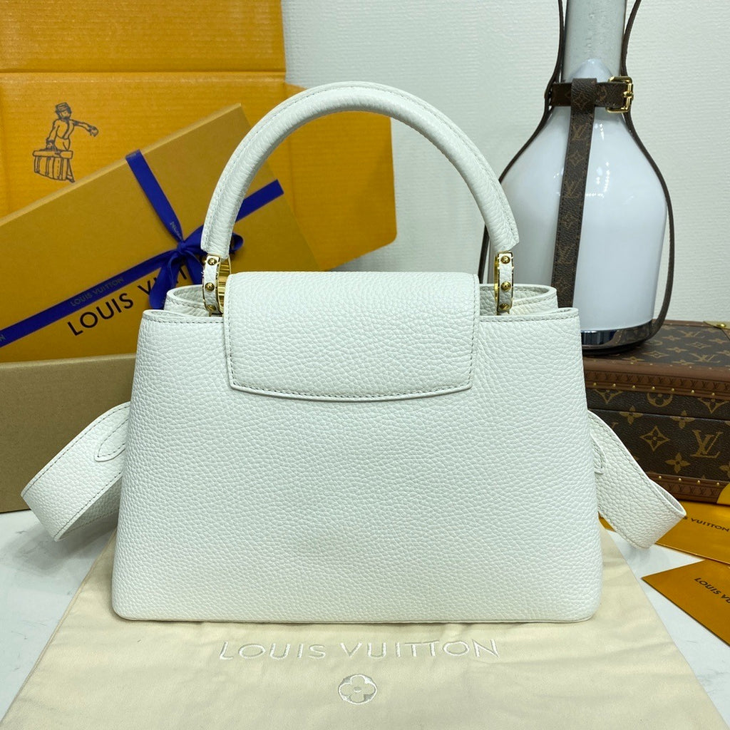 Louis Vuitton Capucines Handbag Medium