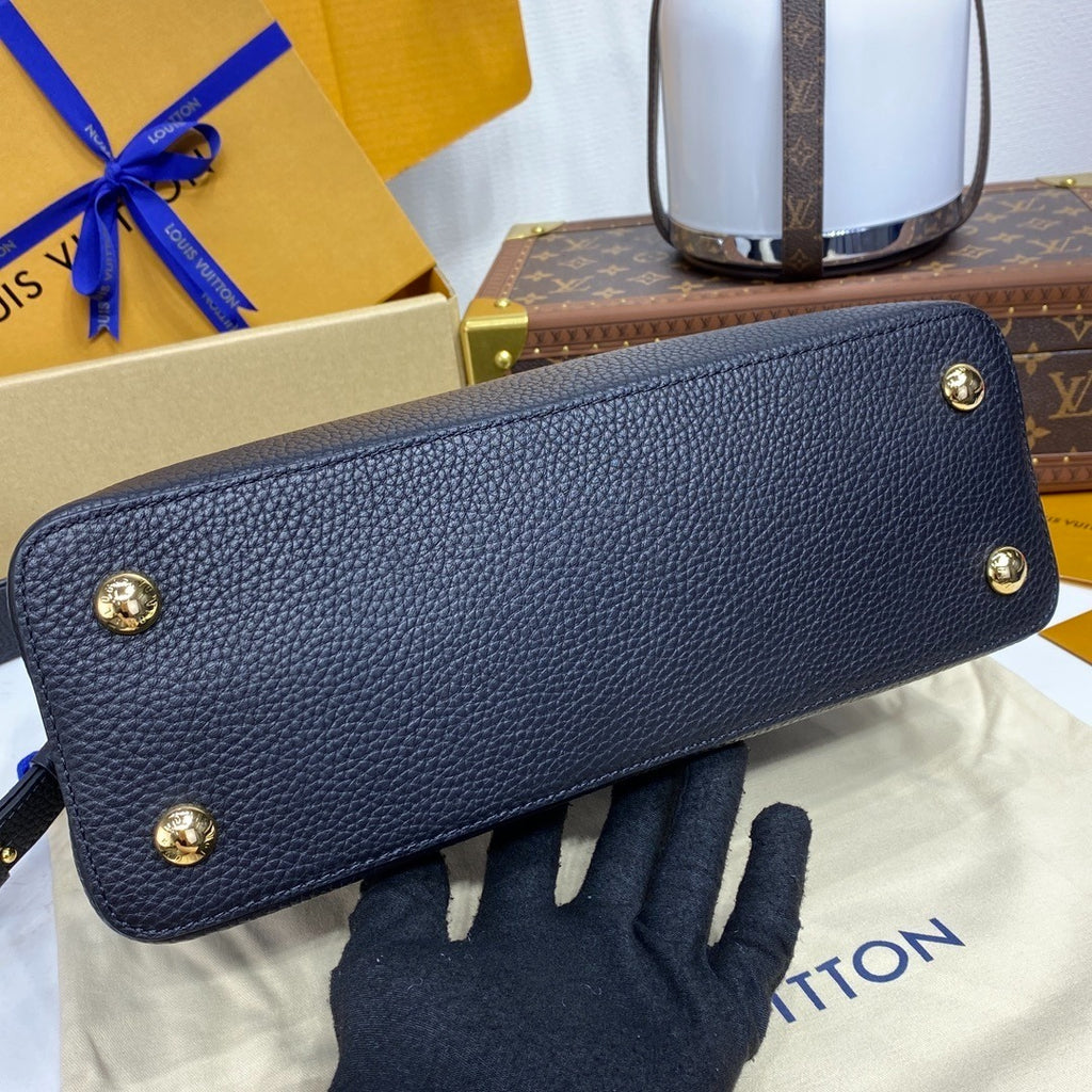 Louis Vuitton Capucines Handbag Medium