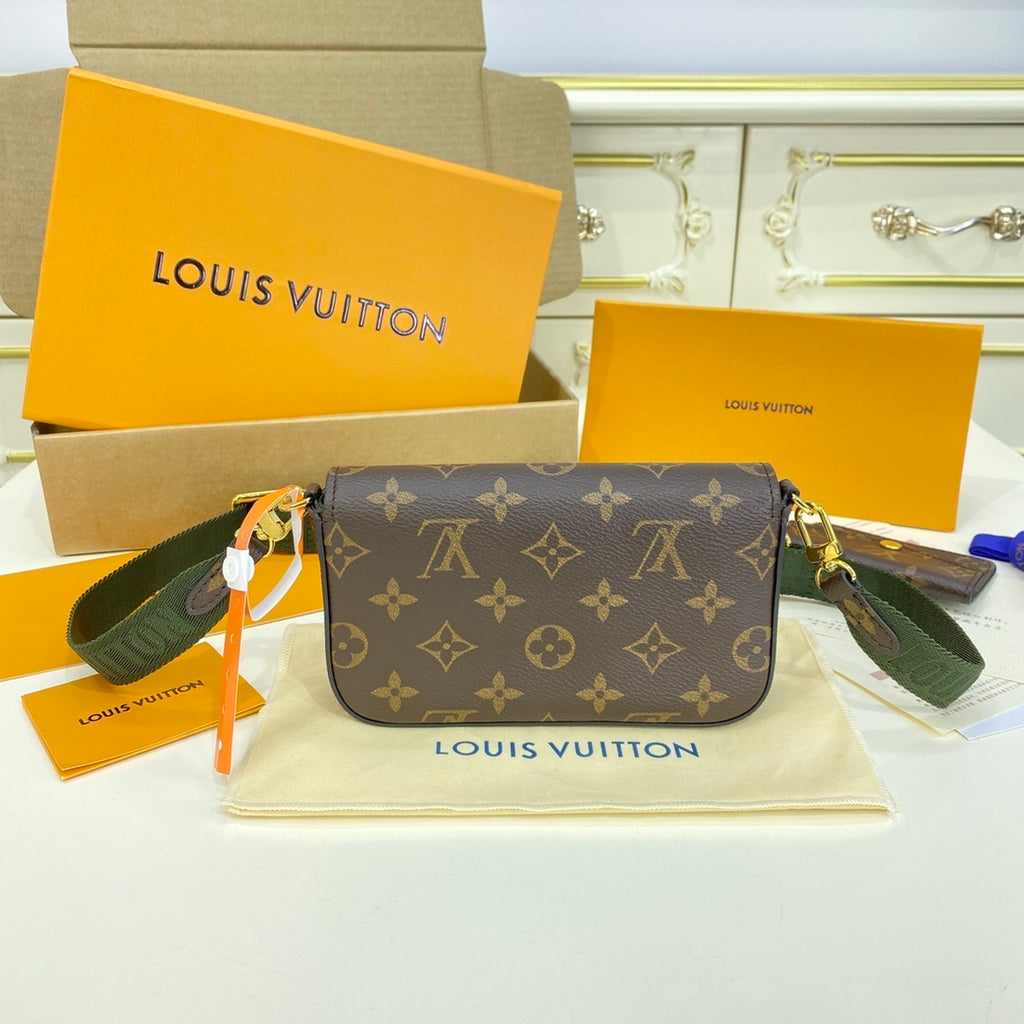 Louis Vuitton Multi Pochette Accessoires Handbag