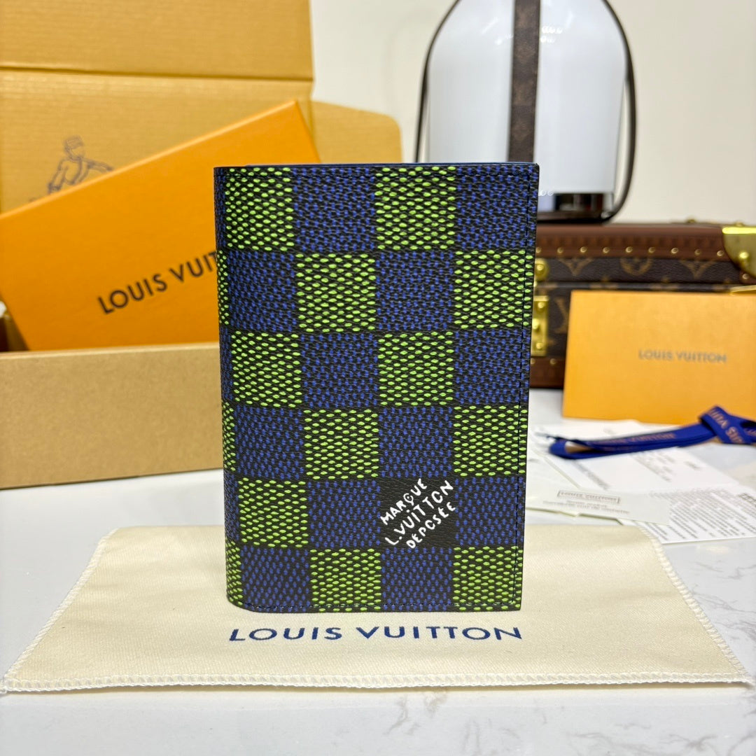 Louis Vuitton Passport Holder Damier Heritage