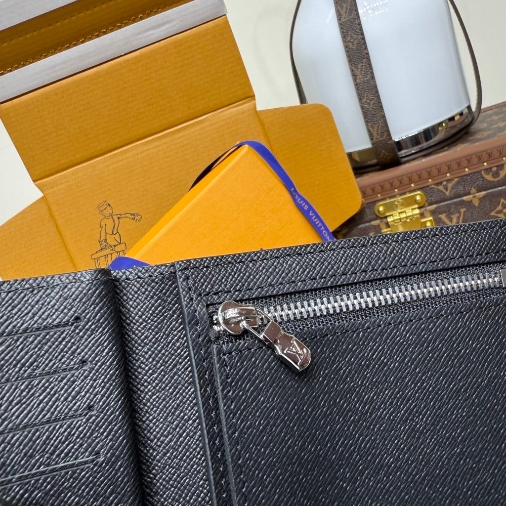 Louis Vuitton Amerigo Wallet