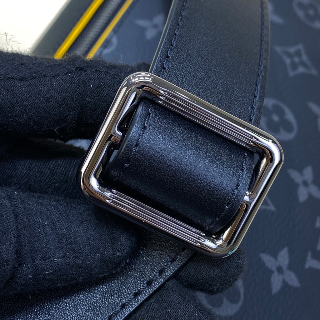 Louis Vuitton Discovery Bumbag (Gaston Labels)