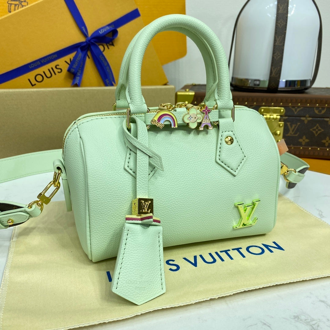Louis Vuitton Speedy 18 Handbag