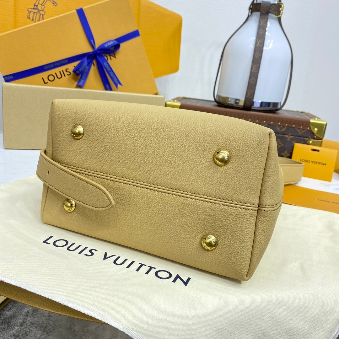 Louis Vuitton Low Key Hobo Small