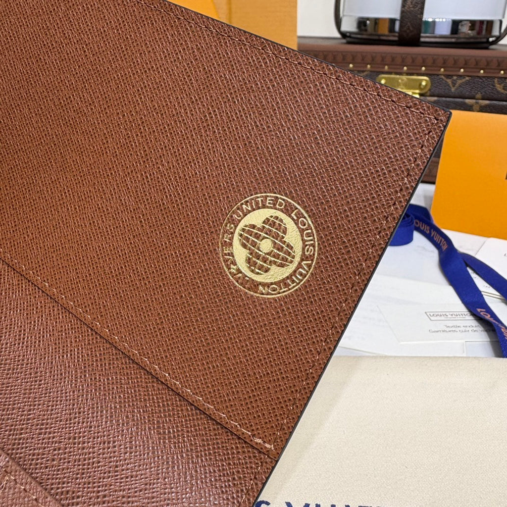 Louis Vuitton Brazza Wallet Vers Damier