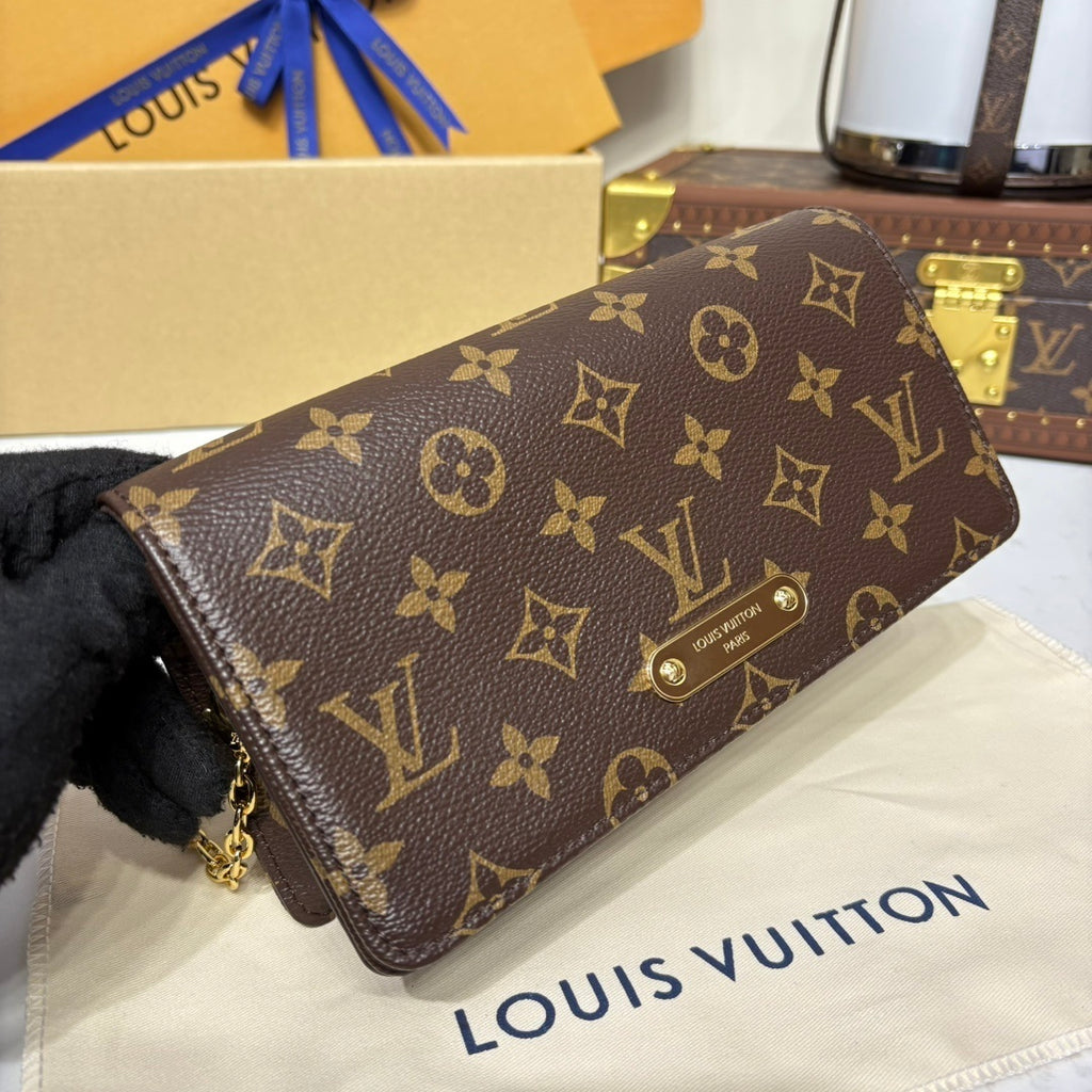 Louis Vuitton Lily WOC Handbag