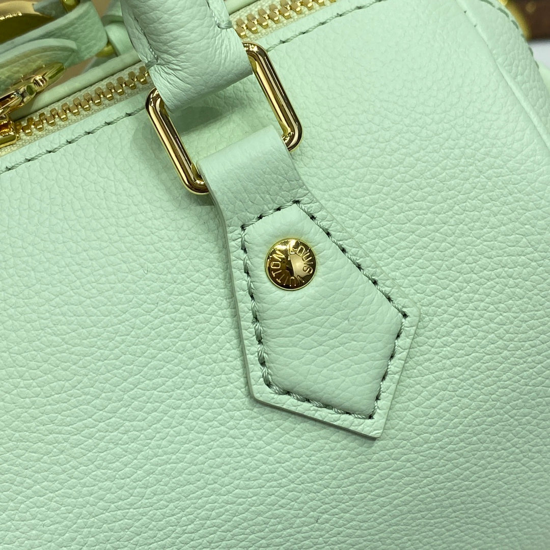 Louis Vuitton Speedy 18 Handbag
