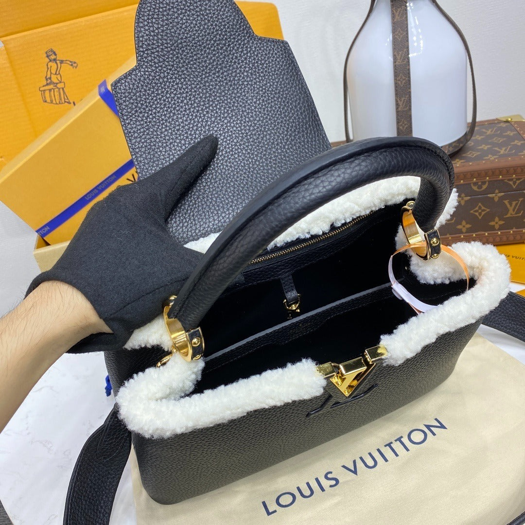 Louis Vuitton Capucines Handbag Medium