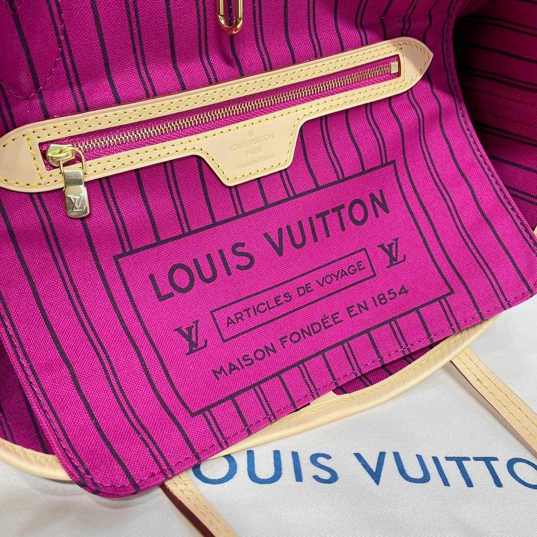 Louis Vuitton Neverfull Handbag Small