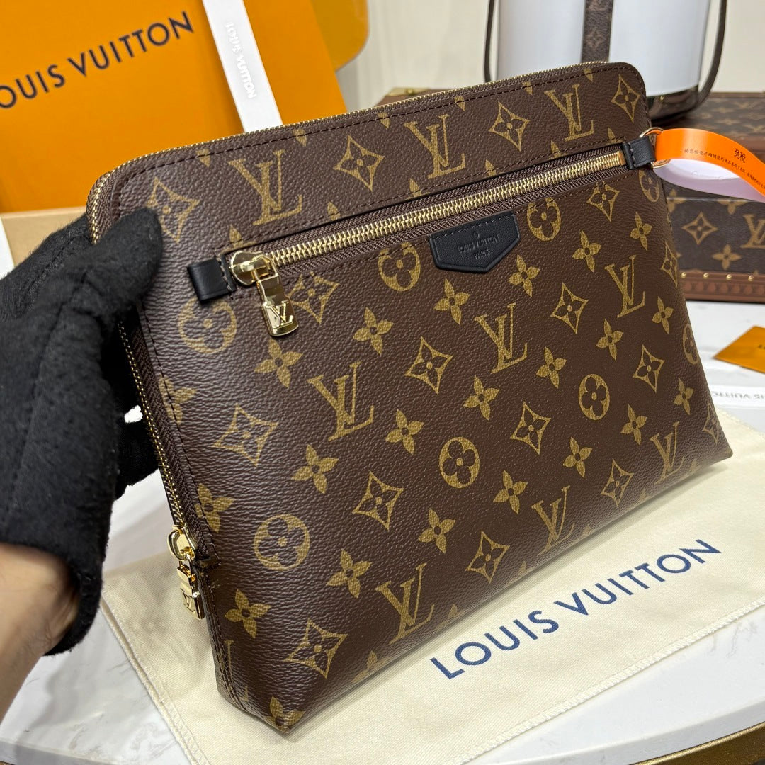 Louis Vuitton New Pouch