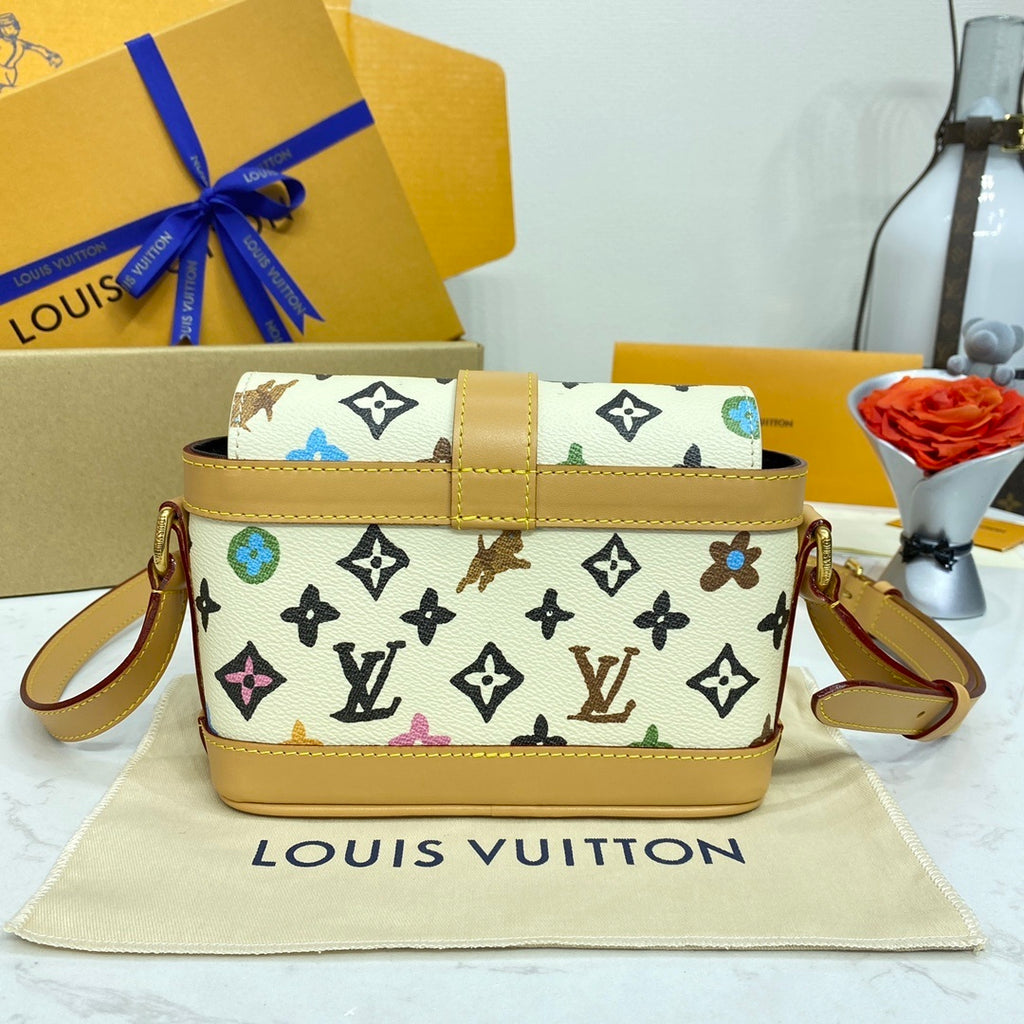 Louis Vuitton Cruiser Envelope Bag