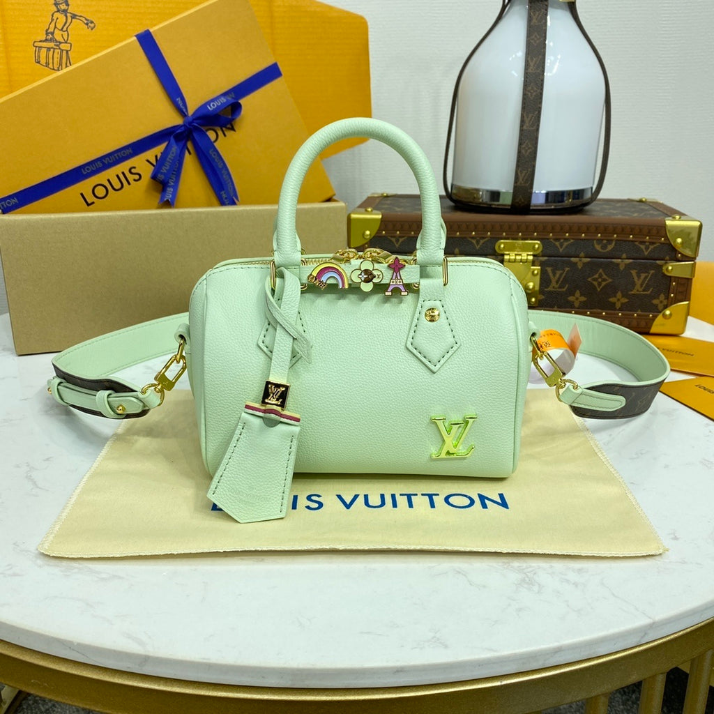 Louis Vuitton Speedy 18 Handbag