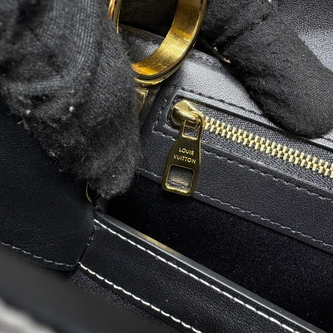Louis Vuitton Capucines Architettura Handbag Medium