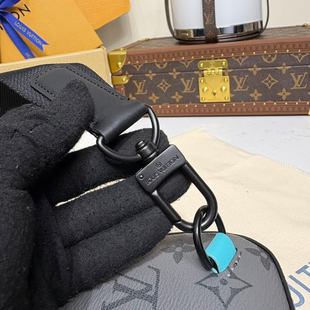 Louis Vuitton Avenue Small Sling Bag