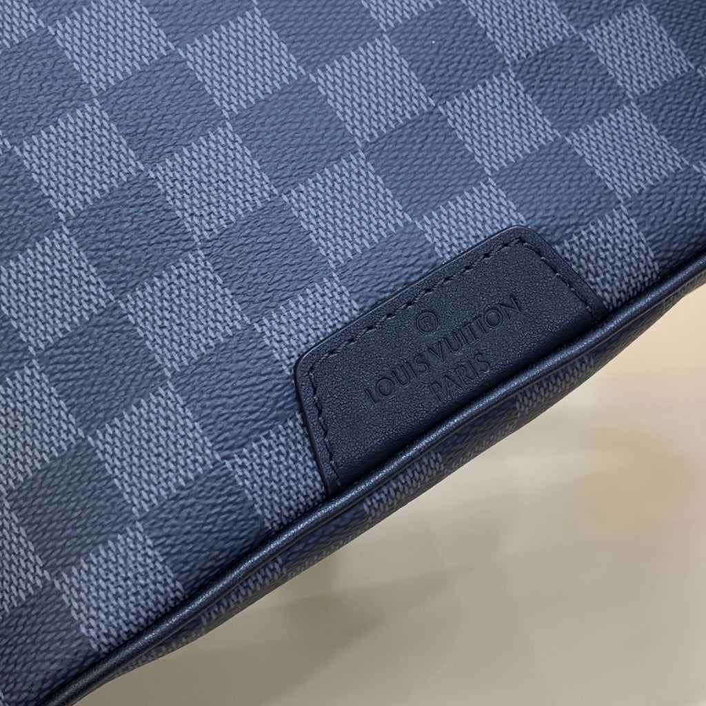 Louis Vuitton Discovery Bumbag