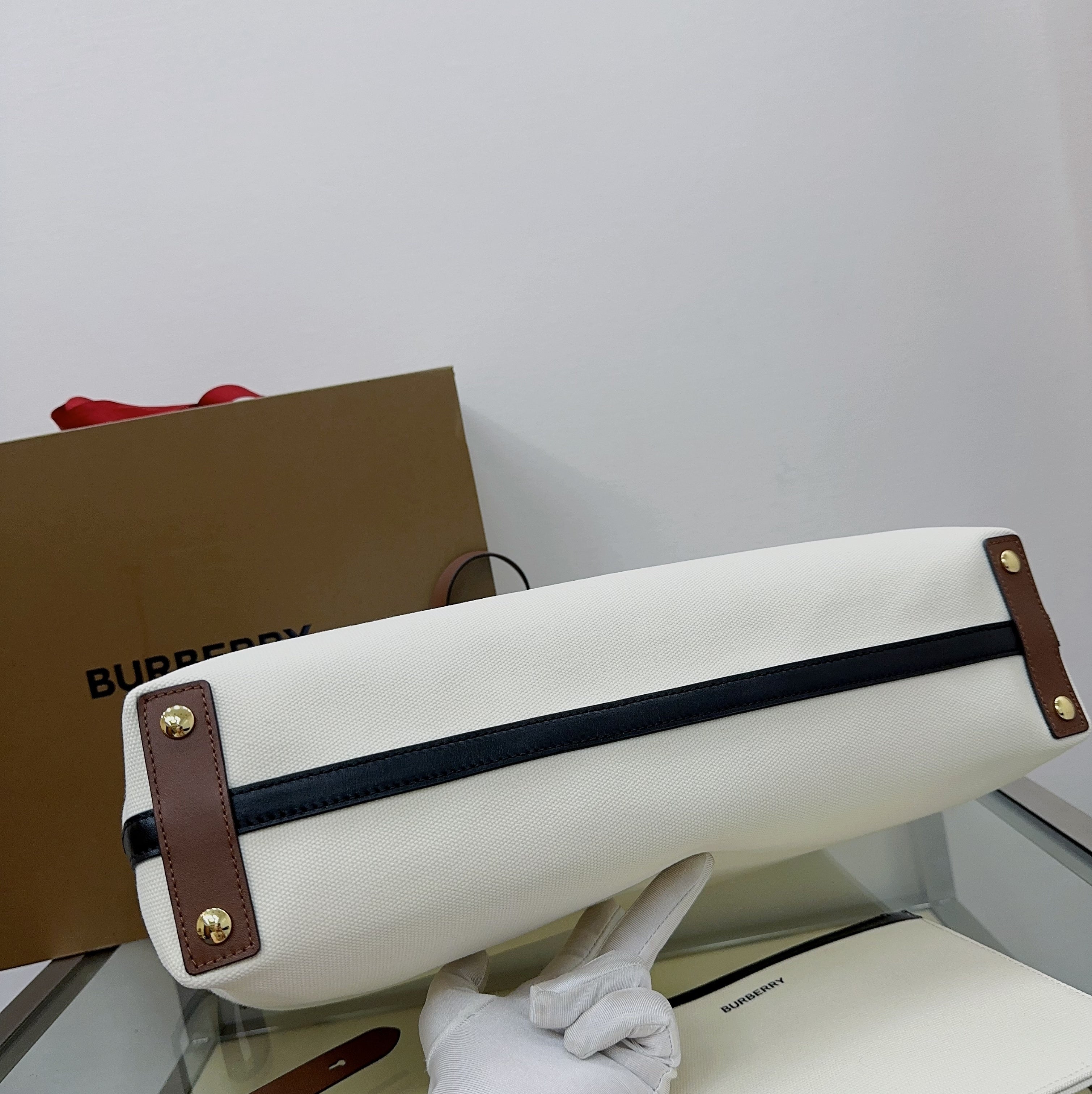 Burberry The Belt Tote