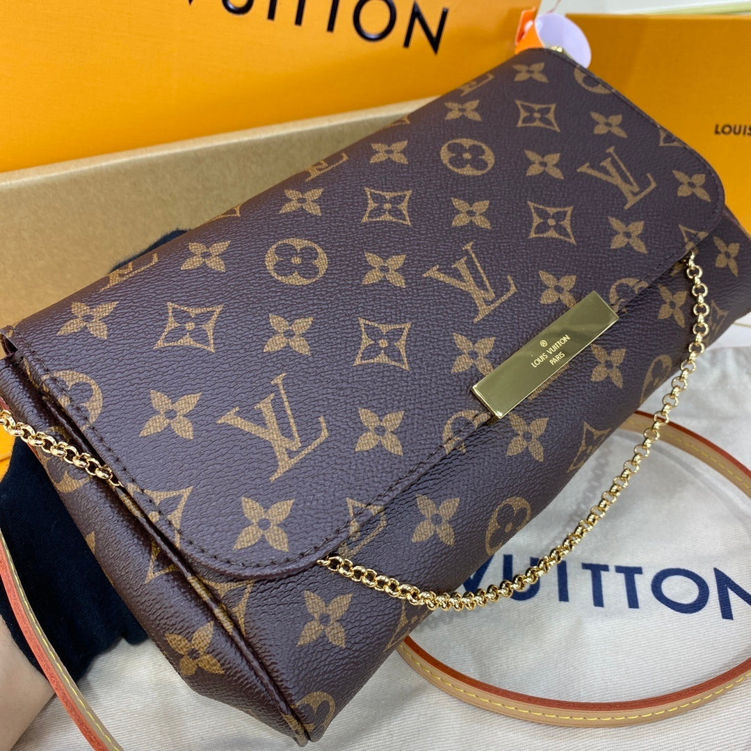 Louis Vuitton Patent Leather Shoulder Handbag