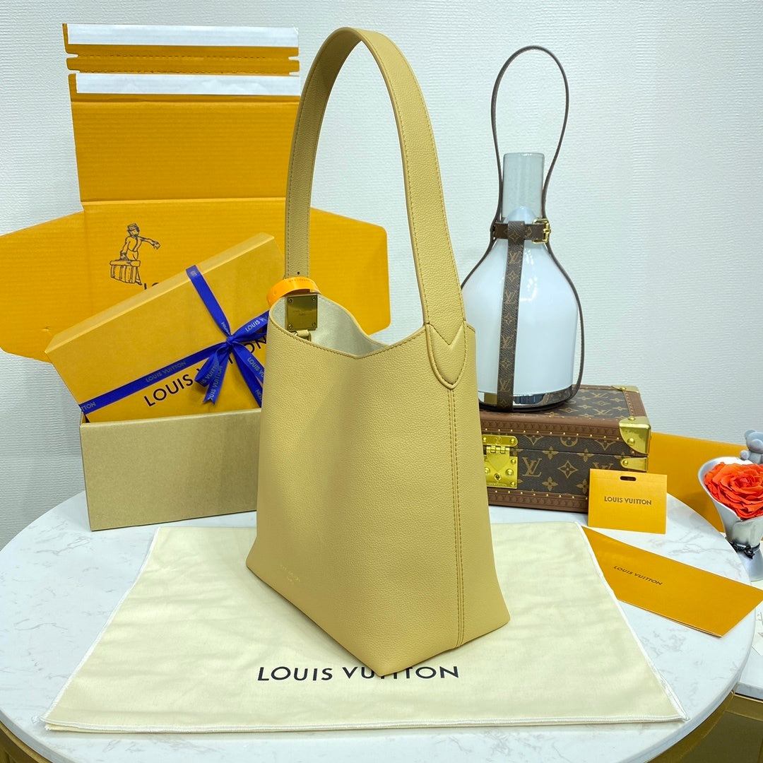 Louis Vuitton Low Key Hobo Small