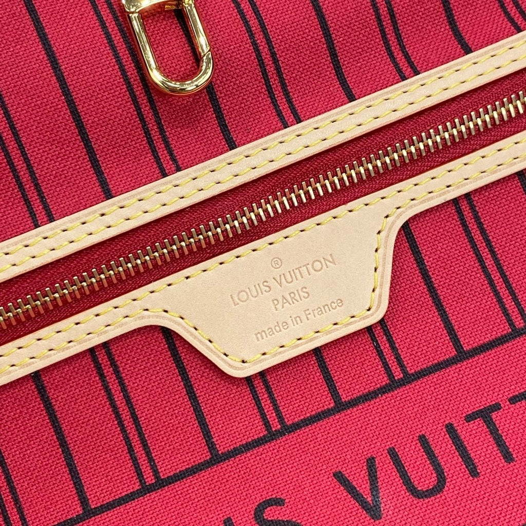 Louis Vuitton Neverfull Handbag