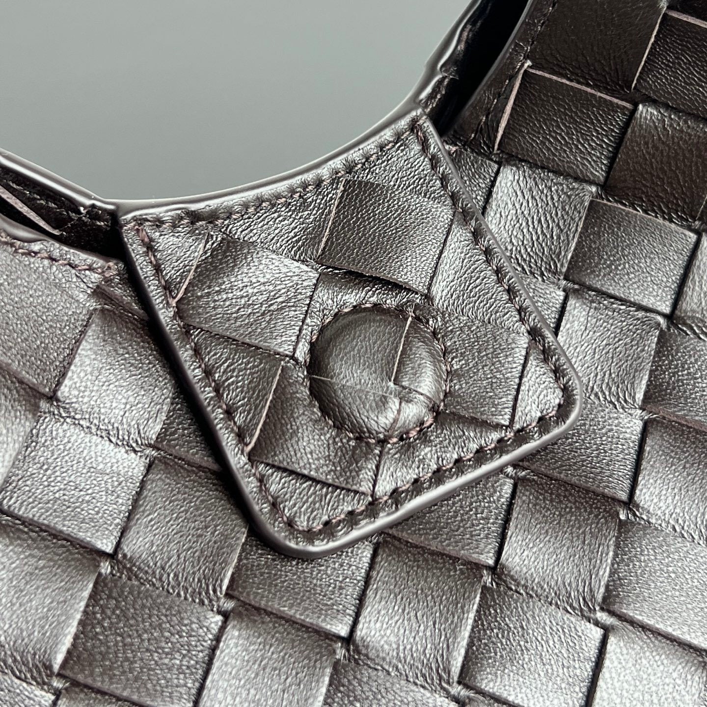 Bottega Veneta Campana Handbag