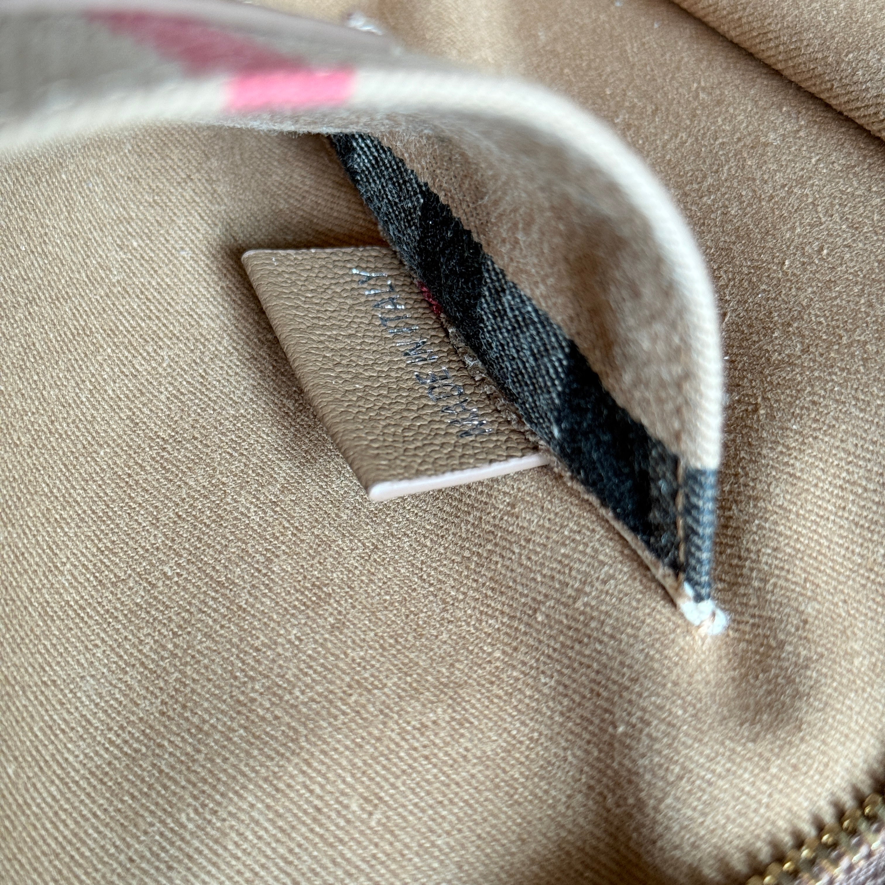 Burberry Tote / Crossbody Handbag