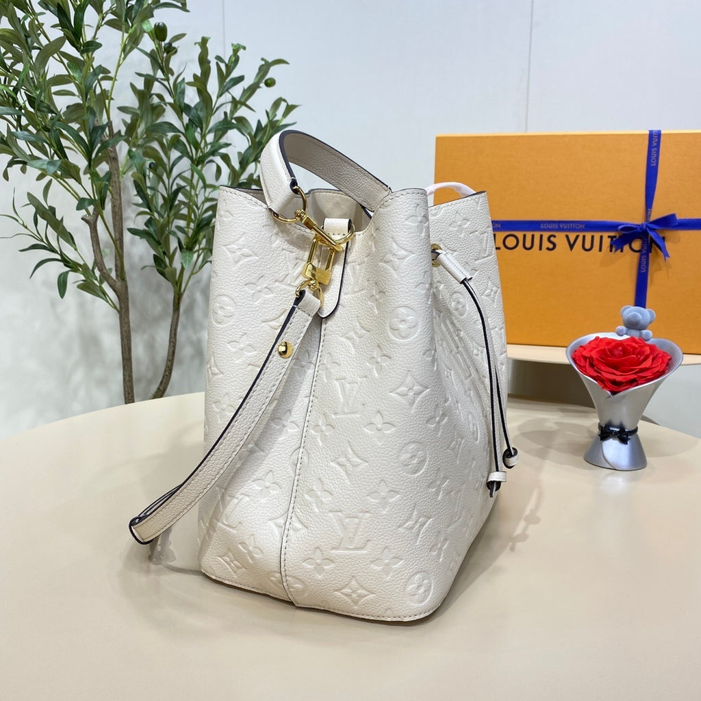Louis Vuitton NéoNoé Medium Bucket Bag