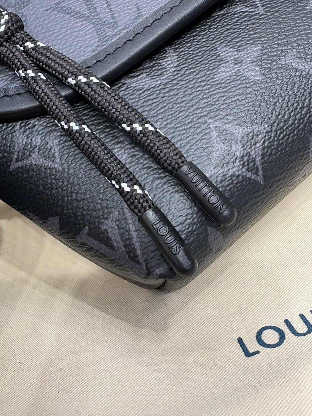 Louis Vuitton Pulse Mini Handbag
